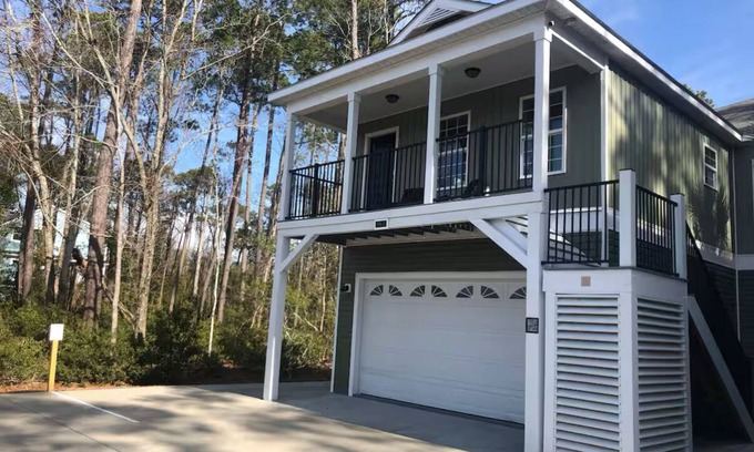 Garden City House | Awesome- 3 Bedroom Duplex in Garden City with Private Pool & Game Room