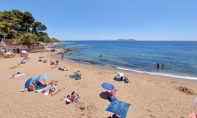 Carqueiranne Apartment | Awesome apartment in Carqueiranne