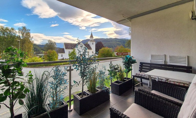 Ulvik Apartment | Awesome apartment in Ulvik with house sea view