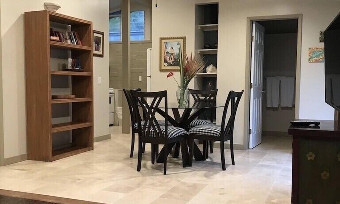 Kailua Cottage | Awesome Beachside Cottage Located Just Steps Away from Kailua Beach