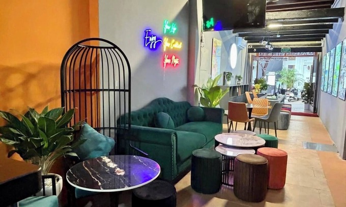 Hang Buom Hotel | Awesome Hanoi Hostel & Pub