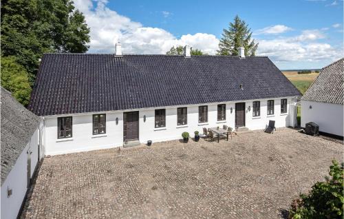 Bago House | Awesome Home In Assens With Kitchen