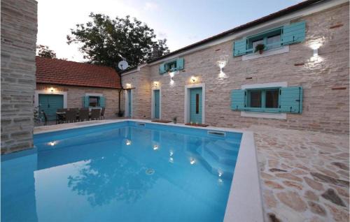 Donje Rastane House | Awesome Home In Donje Rastane