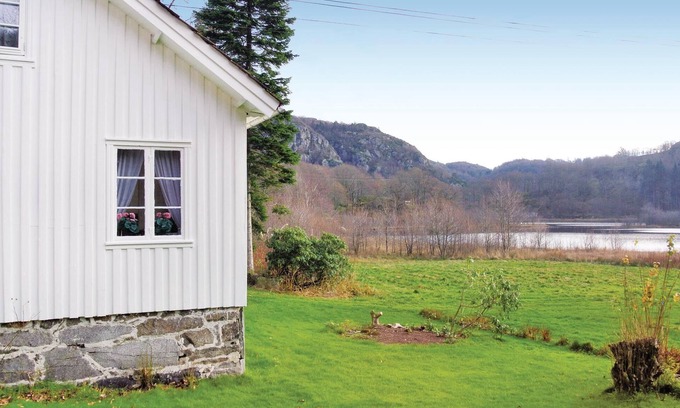Farsund House | Awesome home in Farsund with lake view