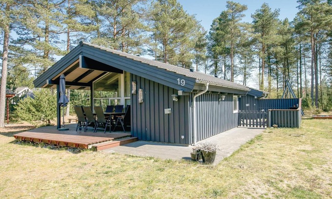 Helberskov Strand House | Awesome home in Hadsund with kitchen