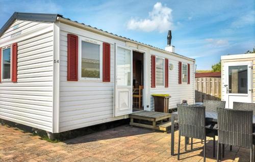 Stavenisse House | Awesome Home In Stavenisse With Kitchen