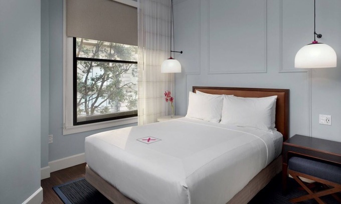 Union Square Hotel | Axiom Hotel, Mono Queen, High-Tech Suite, Fiber Optic WiFi, Smart TV
