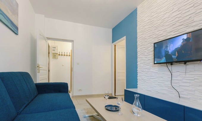 Cronenbourg Est Apartment | Azur 2-room fully-equipped apartment in Strasbourg in a quiet neighborhood.