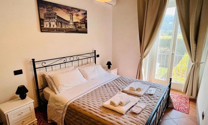 Guamo Bed & Breakfast | B&B Giardino delle Camelie