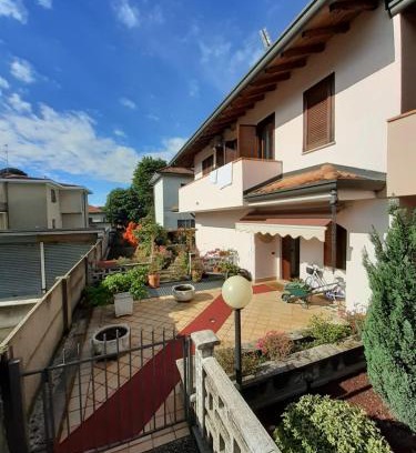 Cardano al Campo Bed & Breakfast | B&B Villa Bucceri