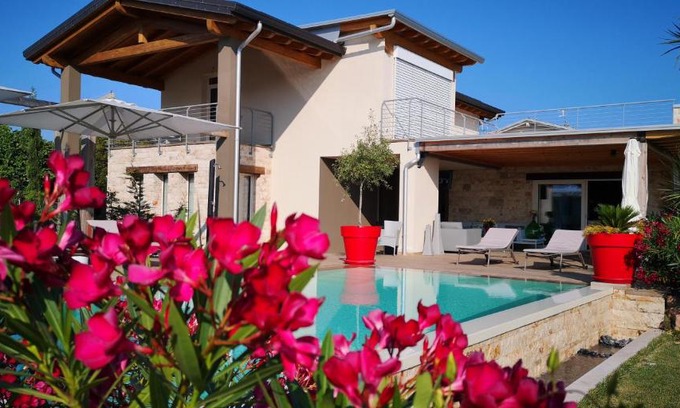Vanon Bed & Breakfast | B&B Villa Pelèr