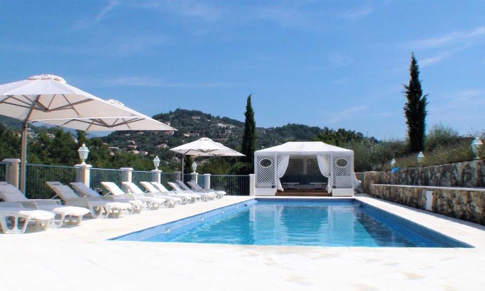 Grasse Bed & Breakfast | B&B with charm, quiet, kitchen, sw pool.