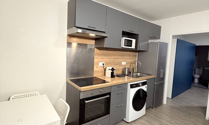 Bondy Apartment | B11 T2 Bondy Centre dans une cours au calme et tout confort