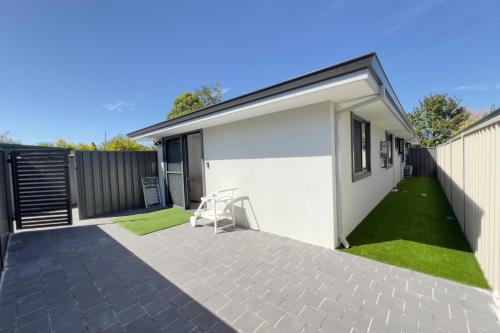 Belmont House | B2 Airport Adjacent Home - New Amenities & Fast Wi-Fi