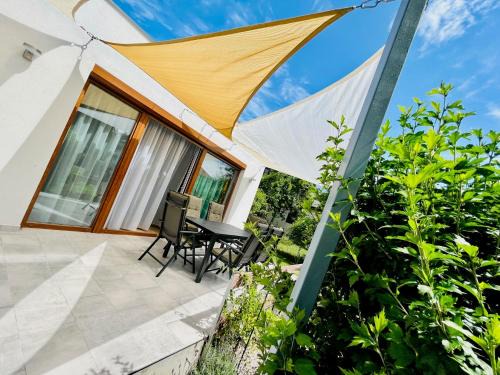 Fonyodliget Villa | Babvirág Porta Fonyódliget