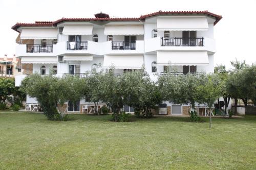 Toroni Apartment | Badis Haus