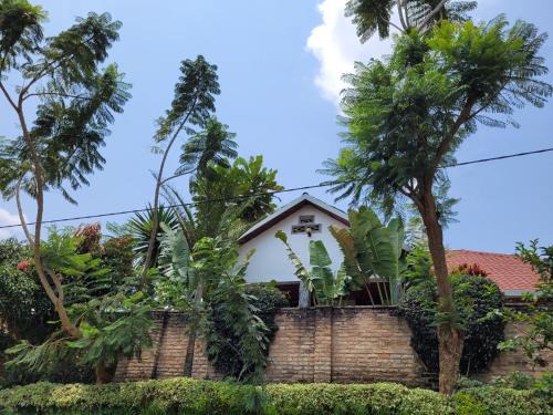Butare House | BahEJ House