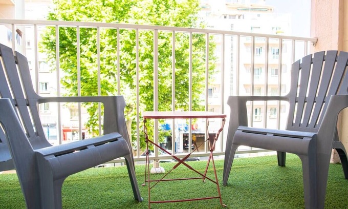 Saint-Lambert Apartment | Bail mobilité - 2 ch, balcon à 5 min des plages