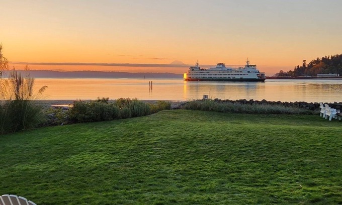 Bainbridge Island House | Bainbridge Island Ocean Front Heaven