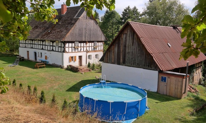 Wlen Cottage | Baker's cottage 200-yr old Farmhouse close to Jelenia Góra sleeps up to 8 +2kids
