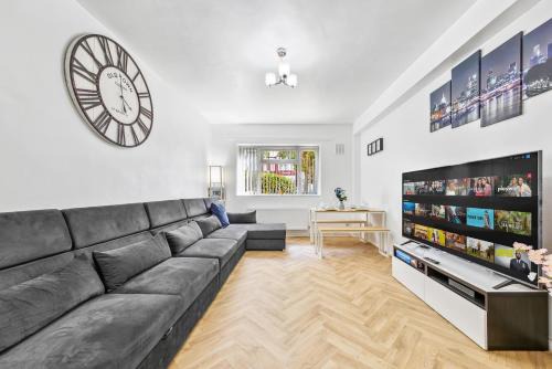 Balham Apartment | Balham Luxury Apartment 6 Min Walk to Underground and Overground Prime Balham Location
