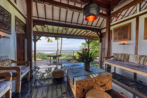 Ballena Villa | Bali Villa Jungle Paradise - Uvita