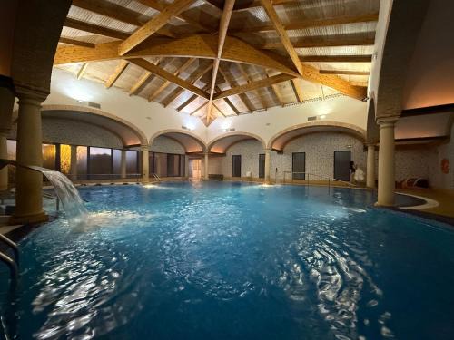 Santa Cruz De Mudela Hotel | Balneario Cervantes