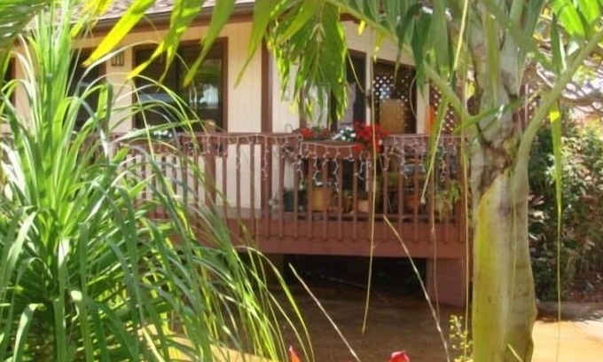 Kalaheo Cottage | Bamboo for Two Ocean View 12 Minutes from Poipu Beach