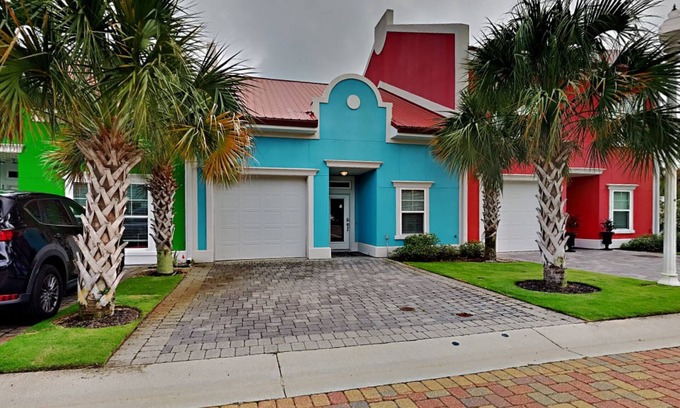 Sunset Pass House | Banana Bay Townhome #13909 | Near Gulf + Bay & Pool Access!
