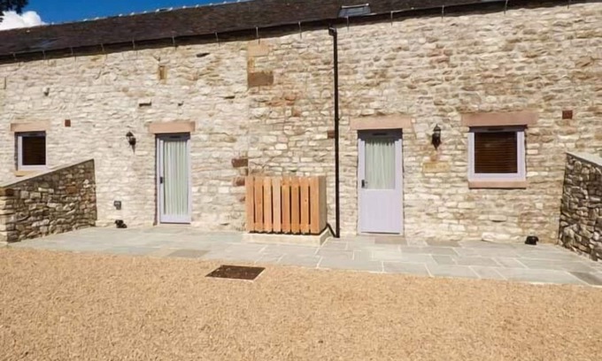 Crowdecote Cottage | BANK TOP, family friendly, with a garden in Longnor