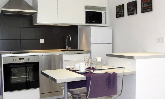 La Maternitat i Sant Ramon Apartment | BARCELONA: MODERN AND COZY APARTMENT