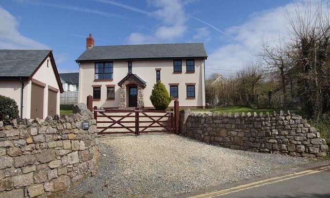 Llangennith House | Barcud Lodge, Llangennith