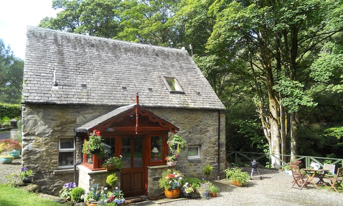 Killin Cottage | Barn Cottage, beautifully located by the Falls of Dochart