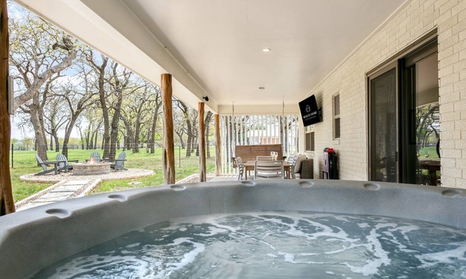 Fredericksburg House | Baron's Bungalow | 2/2, Hot Tub, Fire-pit & Grill, Pet Friendly w/fee