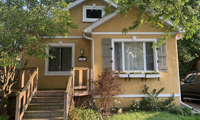 East Galt Apartment | (Basement) Stylish and Cozy basement 1 bedroom unit