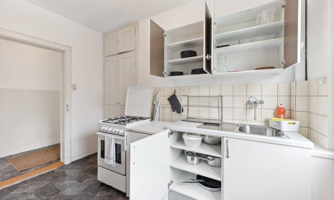 Seebach Apartment | Basic 2BR Apartment with Full Kitchen