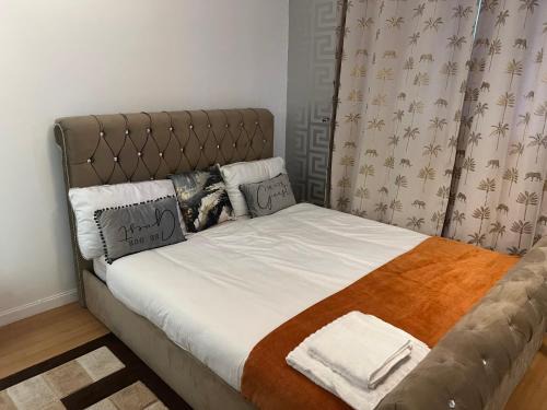 Crays Hill House | Basildon 3 bed house for 8 guests- free private driveway parking