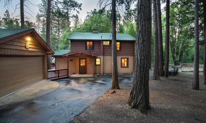 North Wawona House | Bassett's Cabin