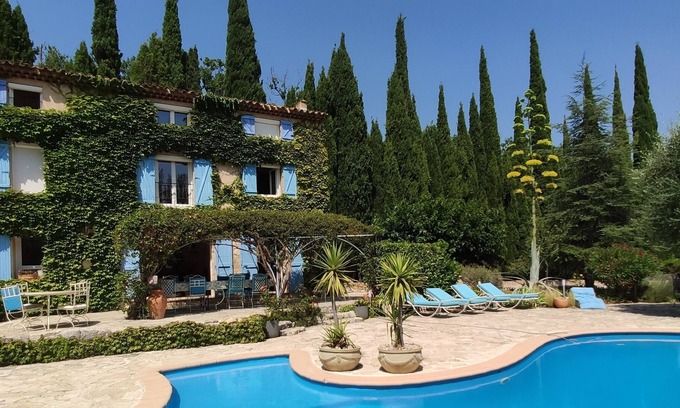 Saint-Vallier-de-Thiey Villa | Bastide, calm and greenery