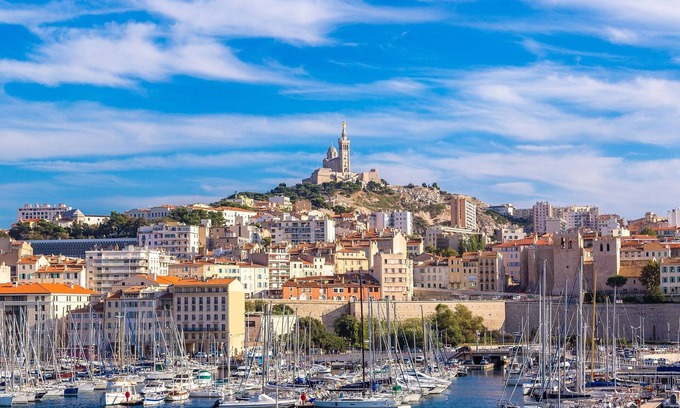 Le Puy-Sainte-Reparade House | Bastide de village: a summer between Aix en Provence & Luberon