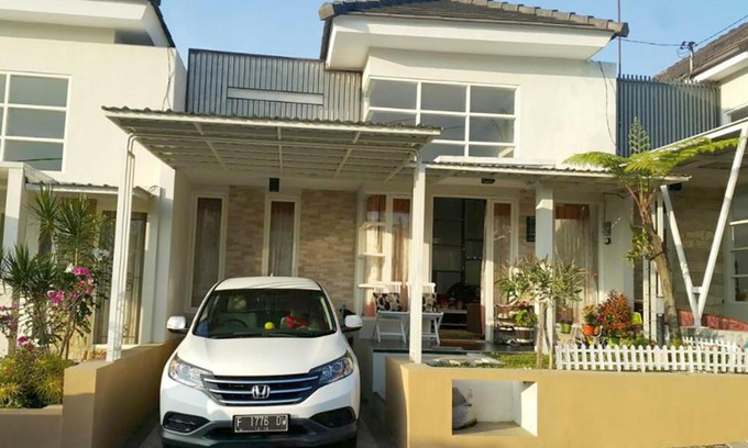 Sidomulyo House | Batu Homestay Syariah