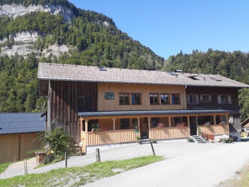 Andelsbuch Apartment | Bauernhof Farnach