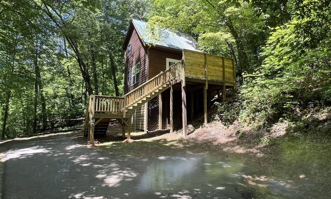 Sautee Nacoochee Cabin | Bavarian Hideaway 46