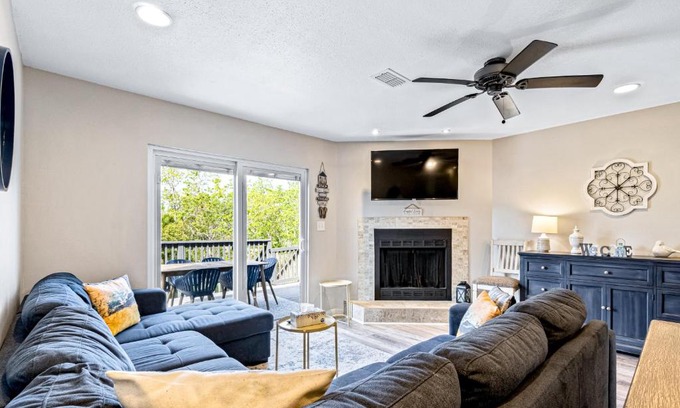 Gulf Breeze House | Bay Street Bliss