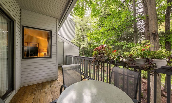 Acme Condo | ๐๏ธ Bayfront Escape @ The Shores | Traverse Bay Views | Moments to the Beach