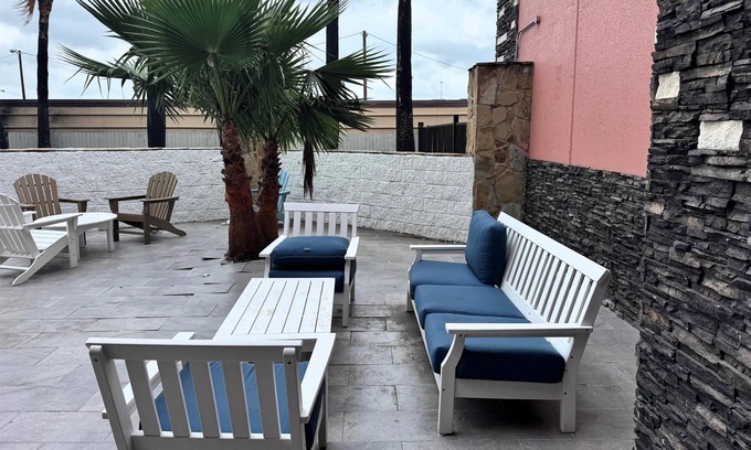 Central City Hotel | Baymont by Wyndham Corpus Christi Airport