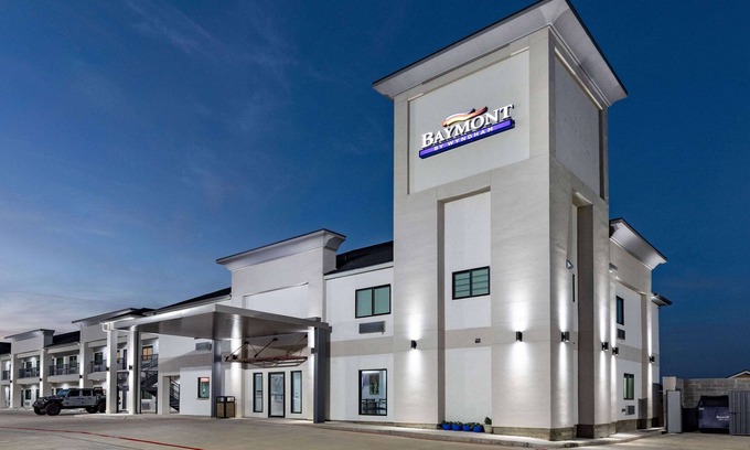 Freeport Hotel | Baymont by Wyndham Freeport Texas