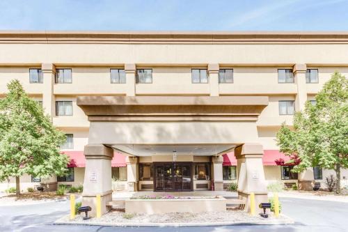 Kalamazoo Hotel | Baymont by Wyndham Kalamazoo West