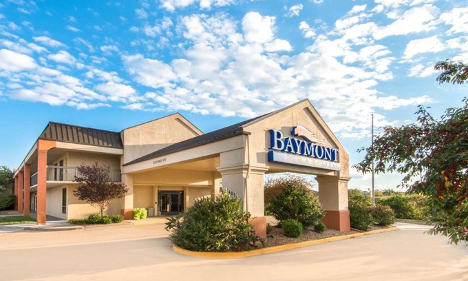 Topeka Hotel | Baymont by Wyndham Topeka
