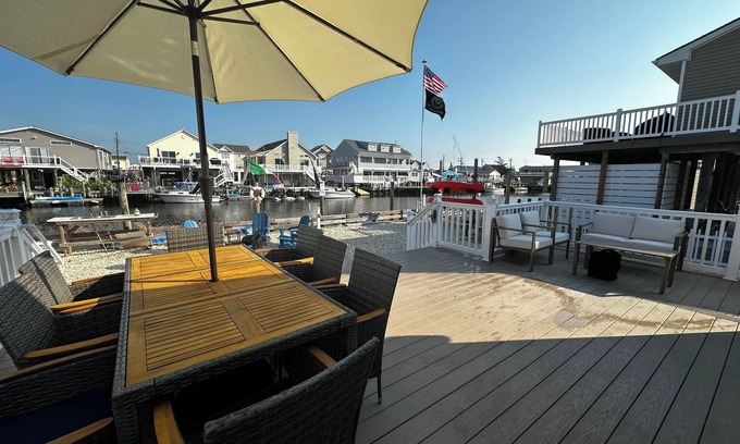 Tuckerton Beach House | Bayside Bungalow! Tuckerton Beach, Lagoon Front, 2 Boat Docks